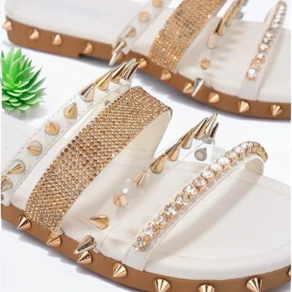 Cape Robbin Xtreme Studded Women’s Sandals - Picture 4 of 16